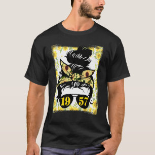 Sunflower Mum Born In 1957 Birthday Gardening Woma T-Shirt