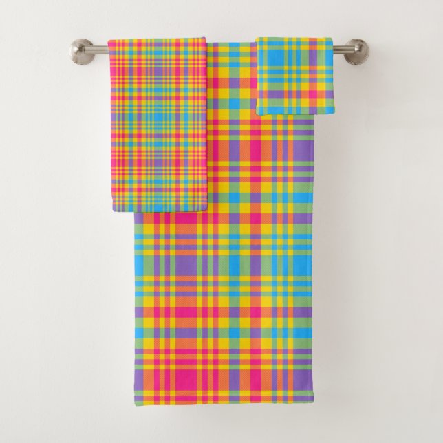 Sunny Days Plaid Bathroom Towels (Insitu)