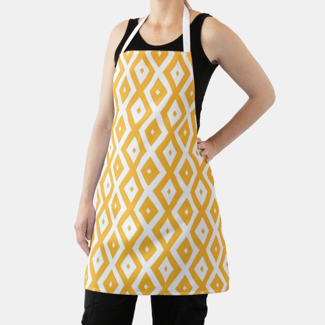Sunny yellow and white diamond pattern apron (Insitu)
