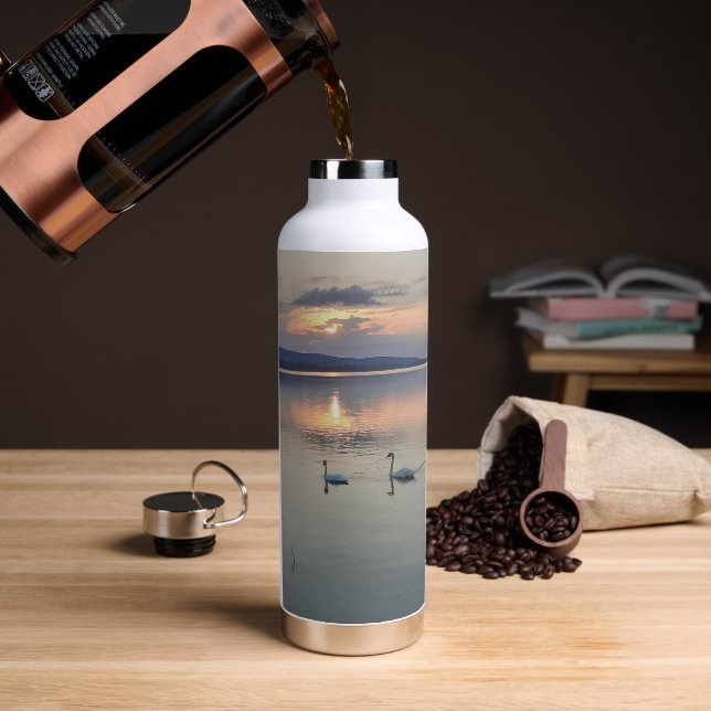 Sunrise by the swan lake - Water bottle (Coffee)