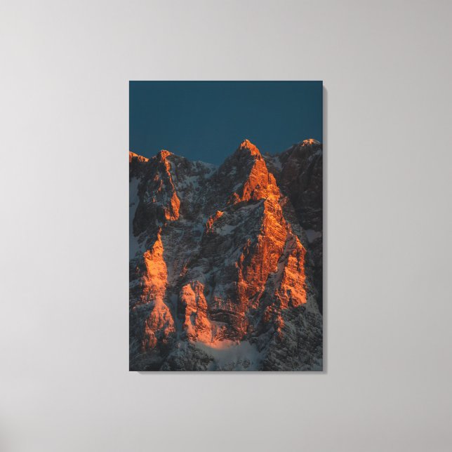 Sunset light on majestic mountains canvas print (Front)