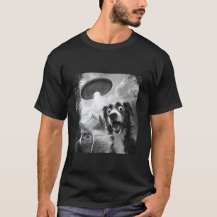 Surprised Cat Selfie With Alien UFO Funny Cat Men T-Shirt