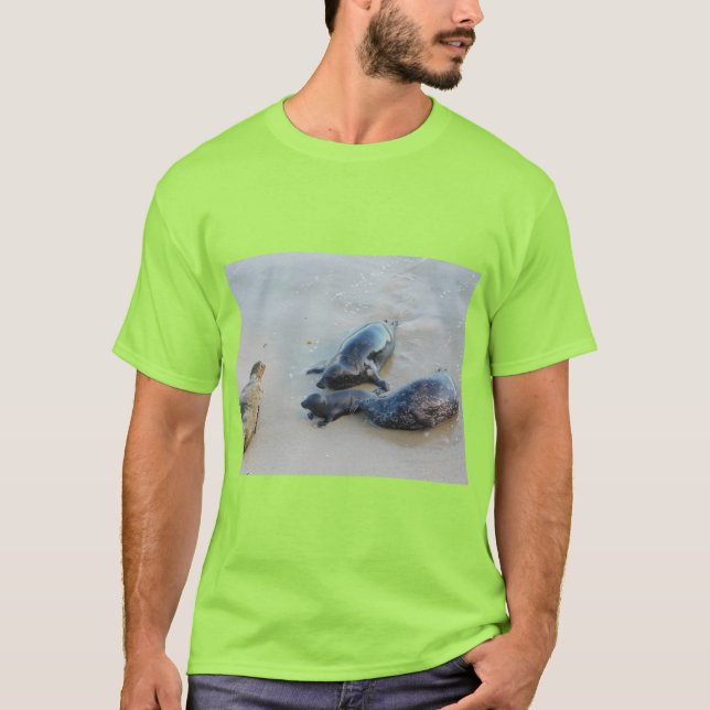 Surrounded with love T-Shirt (Front)