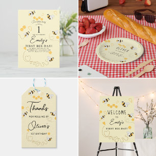 Honey bee minimalist thank you classic round sticker