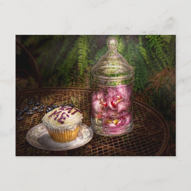 Sweet - Cupcake - Eat Me Postcard (Front)