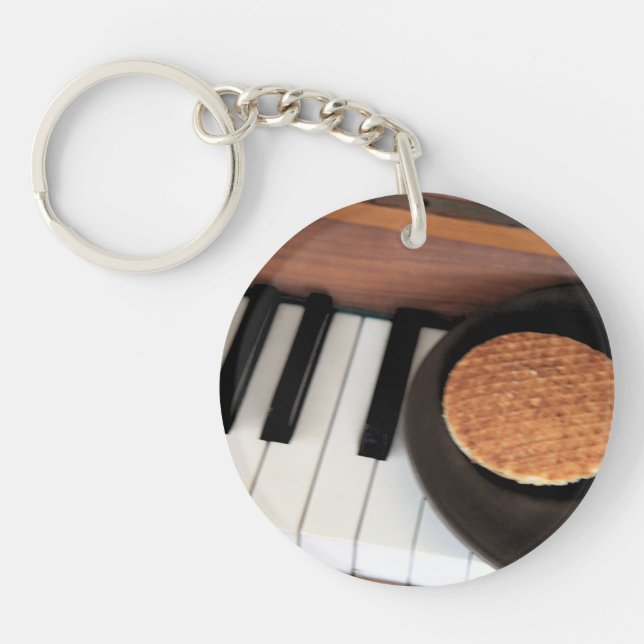 Sweet Harmony – Stroopwafel on Piano Key Holder Ring (Front)