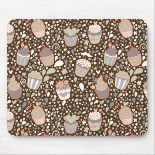 Sweet pattern made of tasty cupcakes mouse pad
