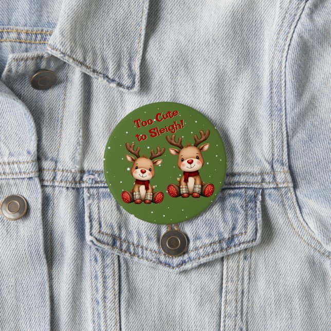 Sweet Reindeer Pair in Holiday Snowfall 7.5 Cm Round Badge (In Situ)