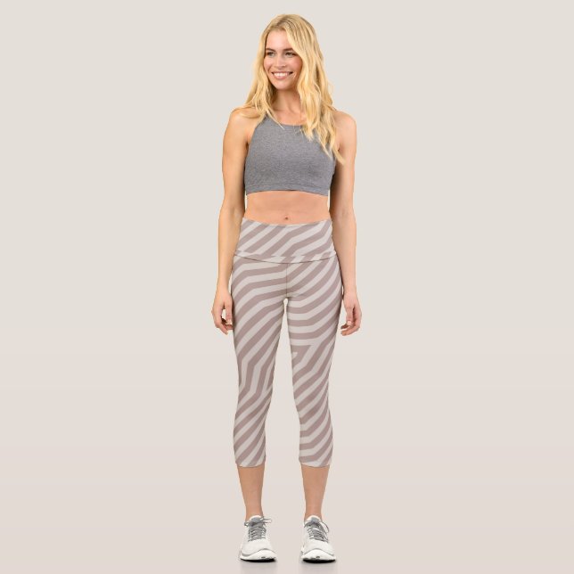 Symmetric diagonal stripes background 12 capri leggings (Front)