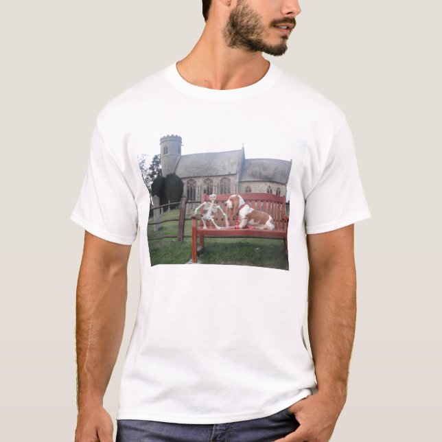 T-Shirt Basset Hound Visitng Mr Bones (Front)