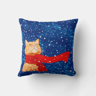 Tabby loves Snow Cushion