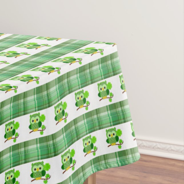 Tablecloth Saint Patrick's Day Owl (In Situ)