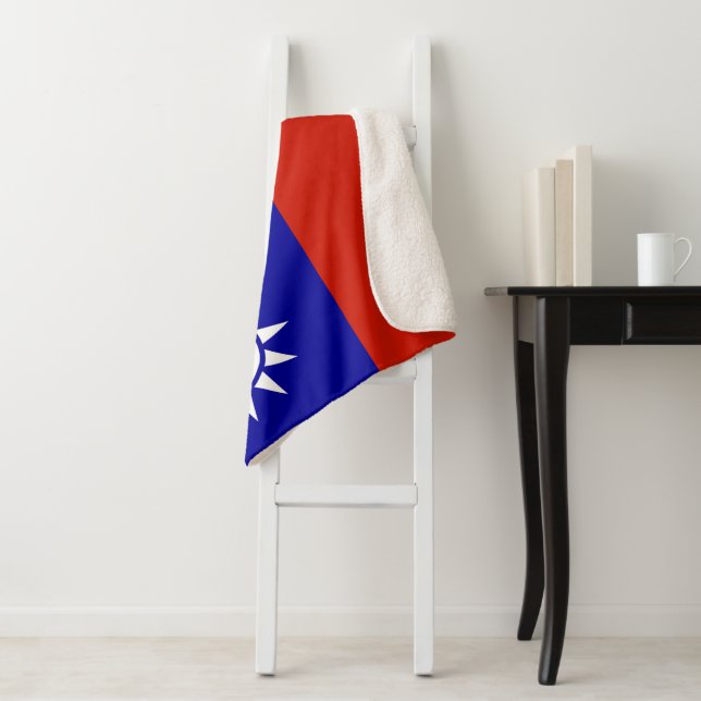 Taiwan flag sherpa blanket (In Situ)
