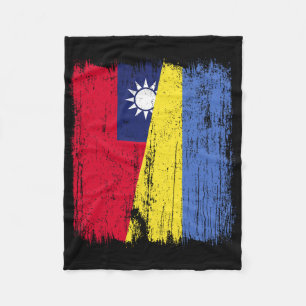 Taiwan Ukraine Half Flag Taiwanese Ukrainian Herit Fleece Blanket