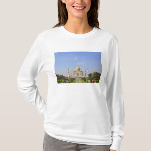 Taj Mahal, a mausoleum located in Agra, India, T-Shirt