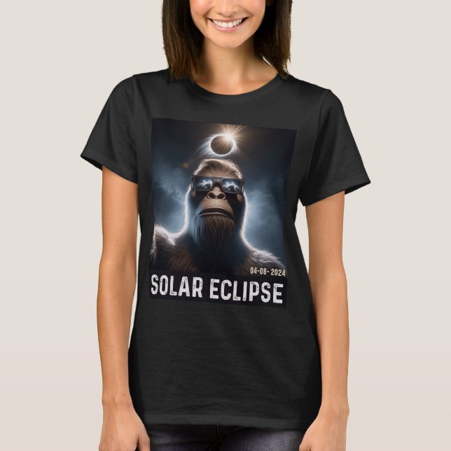 Taking A Selfie With Solar 2024 Eclipse Glasses Me T-Shirt (Front)