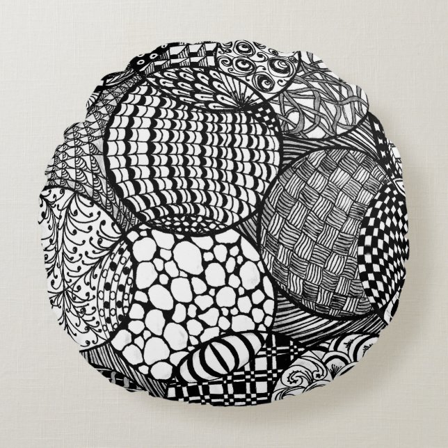 Tangled Design Balls in Black n White, both sides Round Cushion (Front)