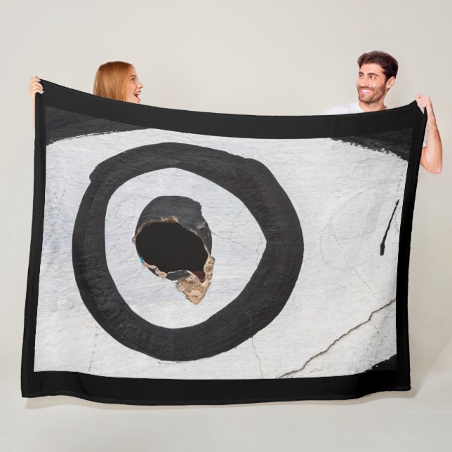 target tears up fleece blanket (In Situ)