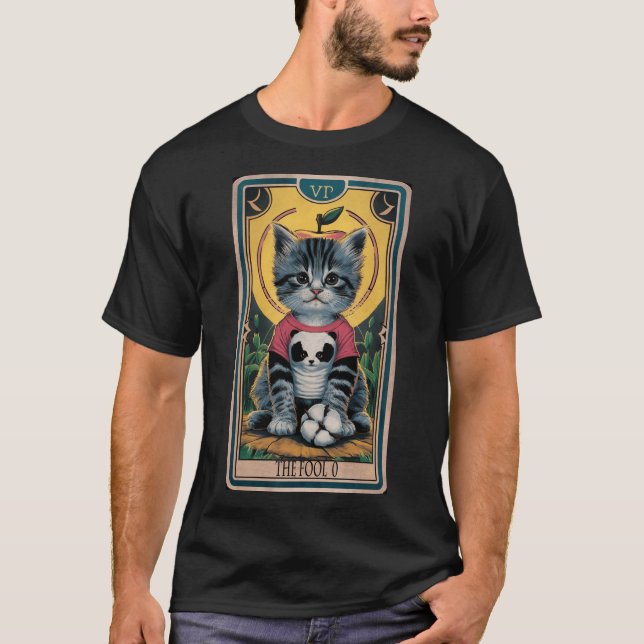 Tarot Card of a Cat : The Fool. T-Shirt (Front)