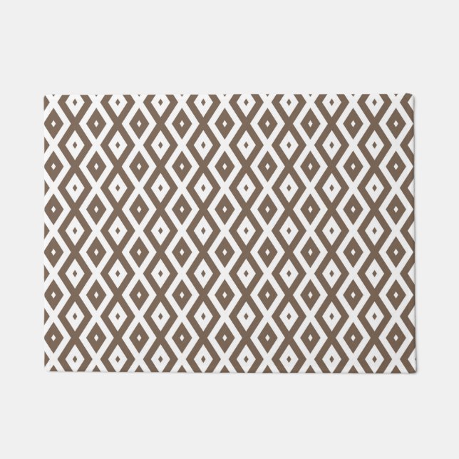 Taupe brown and white diamond pattern doormat (Front)
