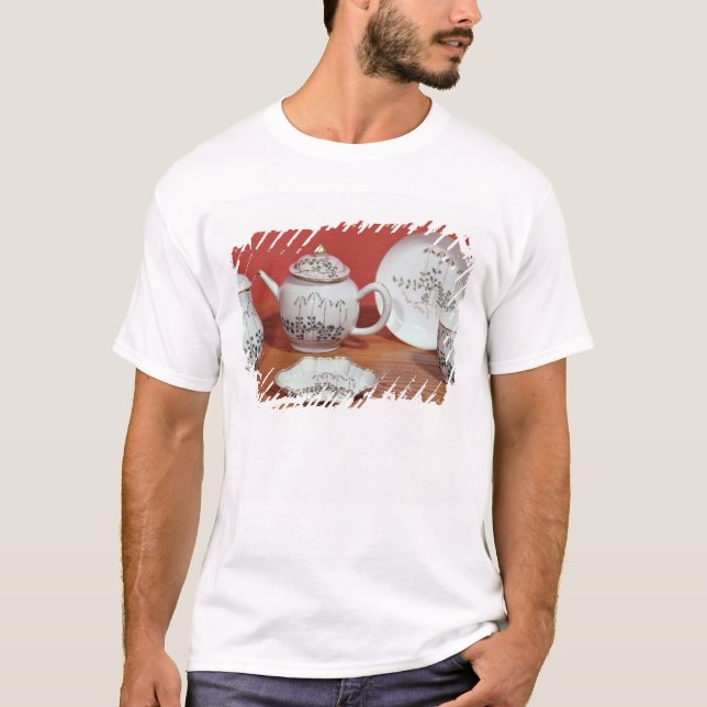 Tea service presented to Carl Linnaeus T-Shirt (Front)