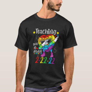 Teaching 2Nd Grade On Twosday 2-22-22 22Nd Februar T-Shirt