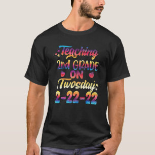 Teaching 2Nd Grade On Twosday 2-22-22 Teacher Men T-Shirt