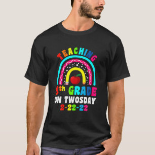 Teaching 8Th Grade On Twosday 2-22-2022 Twosday 20 T-Shirt