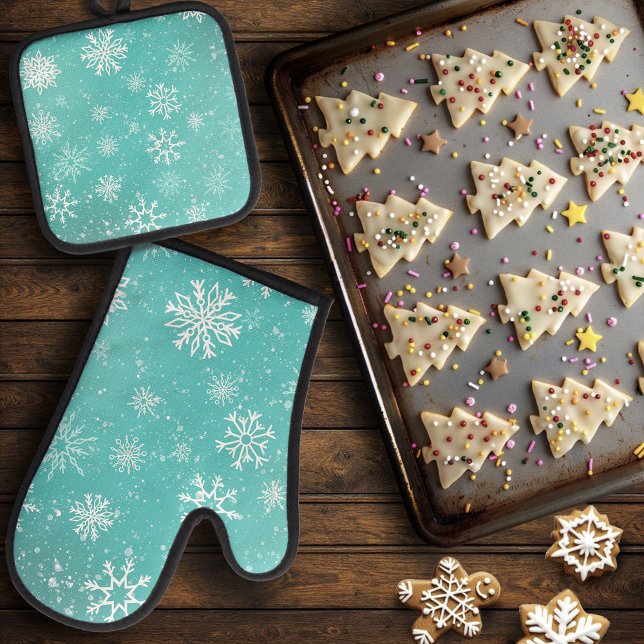 Teal Blue Snowflakes Pattern Soft Winter Frost Oven Mitt & Pot Holder Set (Creator Uploaded)