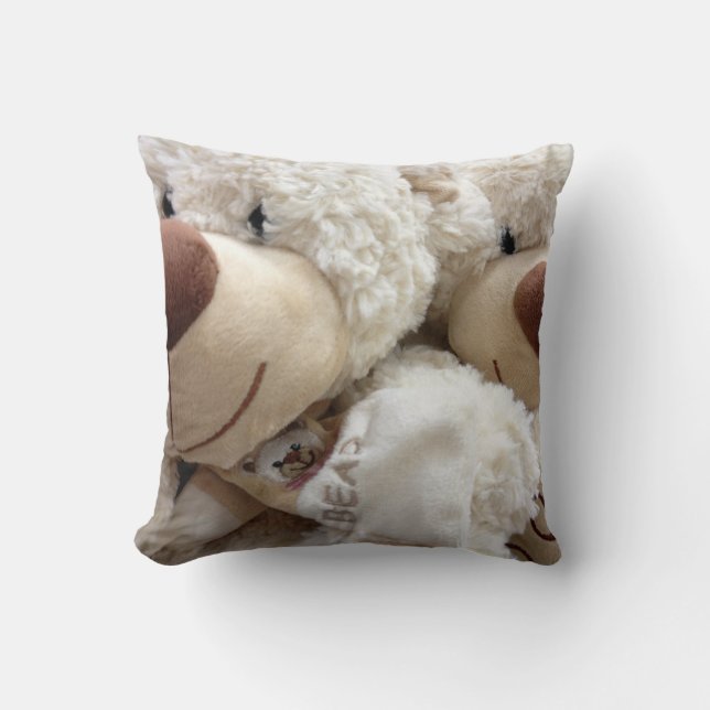 "TEDDY BEAR COUPLE" THROW PILLOW (Front)