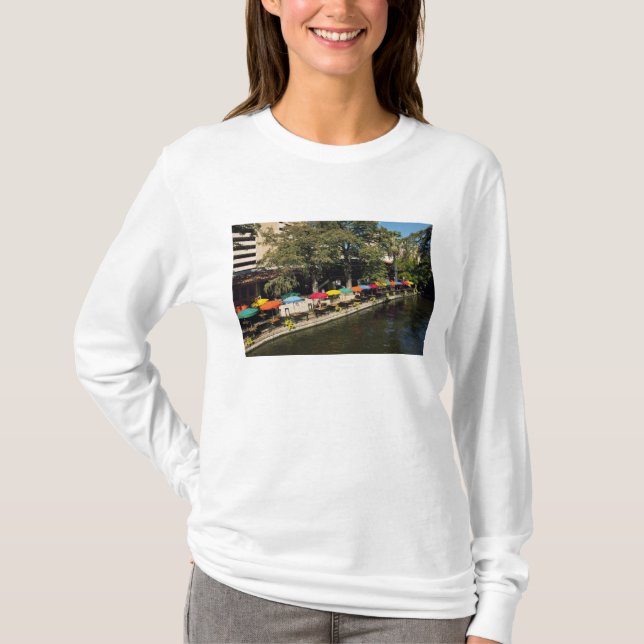 Texas, Riverwalk, dining on river's edge T-Shirt (Front)
