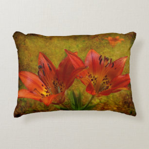 Textured Western Red Prairie Lily Icon Decorative Cushion