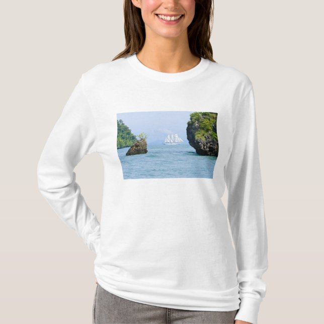 Thailand, Andaman Sea. Star Fyer clipper ship 2 T-Shirt (Front)