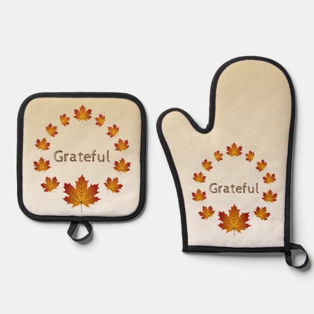 Thanksgiving Wreath Grateful Simple Maple Leaves Oven Mitt & Pot Holder Set (Front)