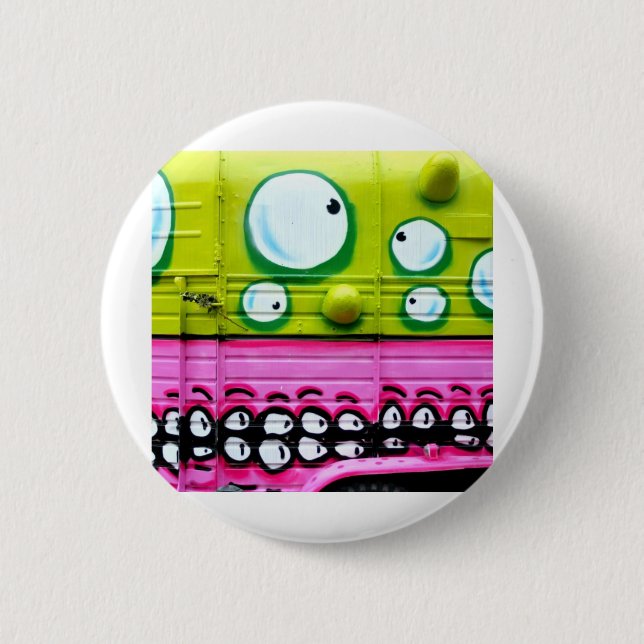 That hurts my eyes 6 cm round badge (Front)