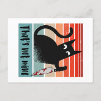 That’s not mine, Innocent Cat with knife