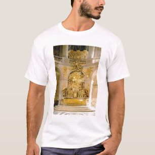 The Altar in the Royal Chapel (photo) T-Shirt
