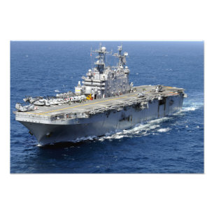 The amphibious assault ship USS Peleliu Photo Print