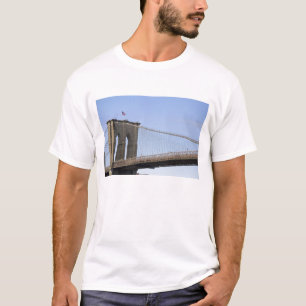 The Brooklyn Bridge in New York City, New 2 T-Shirt