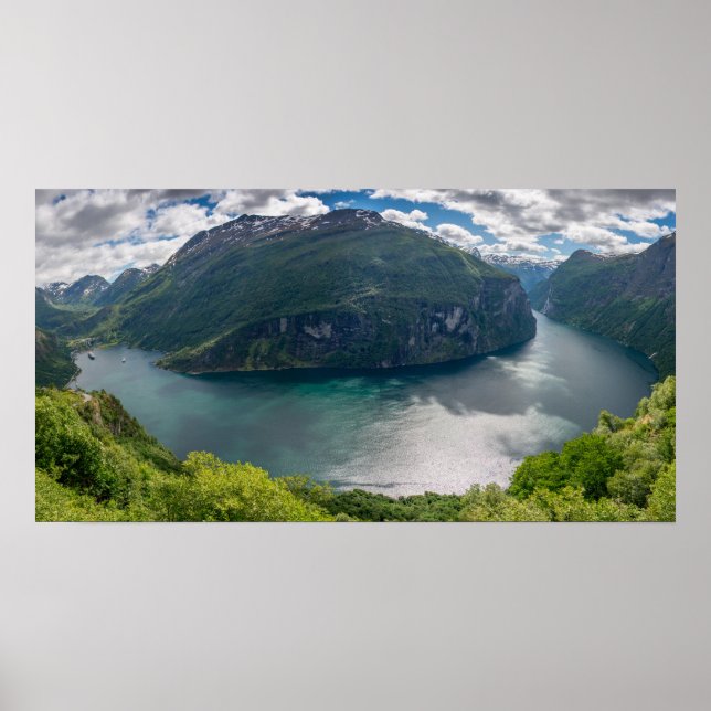 The complete Geirangerfjord in panorama poster (Front)