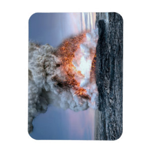 The eruption of the Kilauea volcano in Hawaii, Magnet