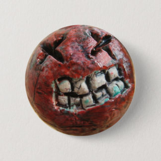 the face of a bomb. 6 cm round badge