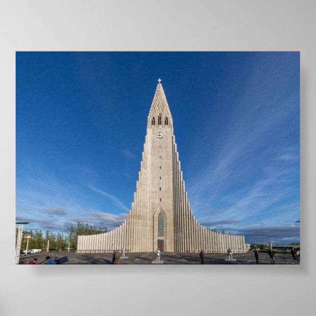 The Hallgrímskirkja church in Reykjavík Poster (Front)