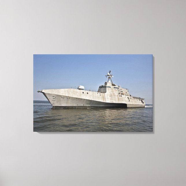The littoral combat ship Independence underway Canvas Print (Front)