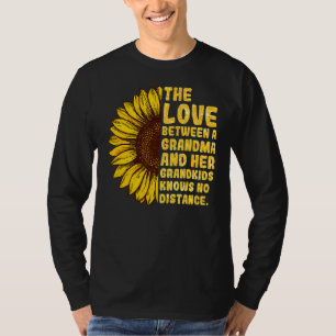 The Love Between Grandma And Her Grandkids Knows N T-Shirt