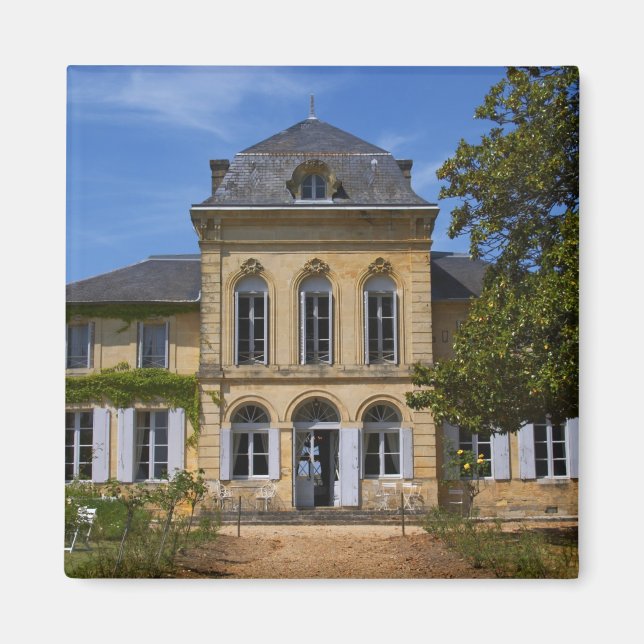 The main chateau building, renovated by magnet (Front)