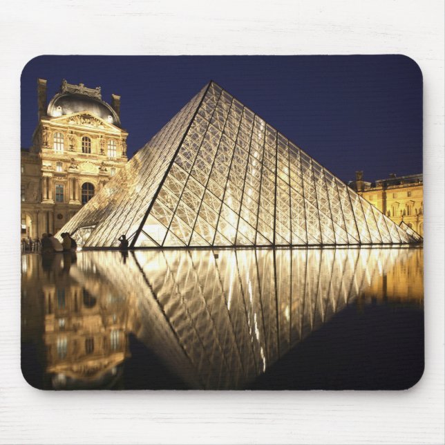 The night view of the glass Pyramid of Musee du Mouse Pad (Front)