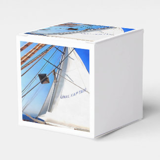 The Realist Adjusts The Sails Nautical Art Favour Box