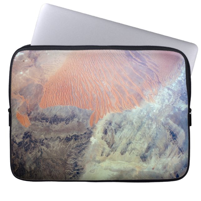 The Sahara Desert In Algeria, North Africa. Laptop Sleeve (Front)