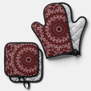 The Scarlet Labyrinth Oven Mitt & Pot Holder Set